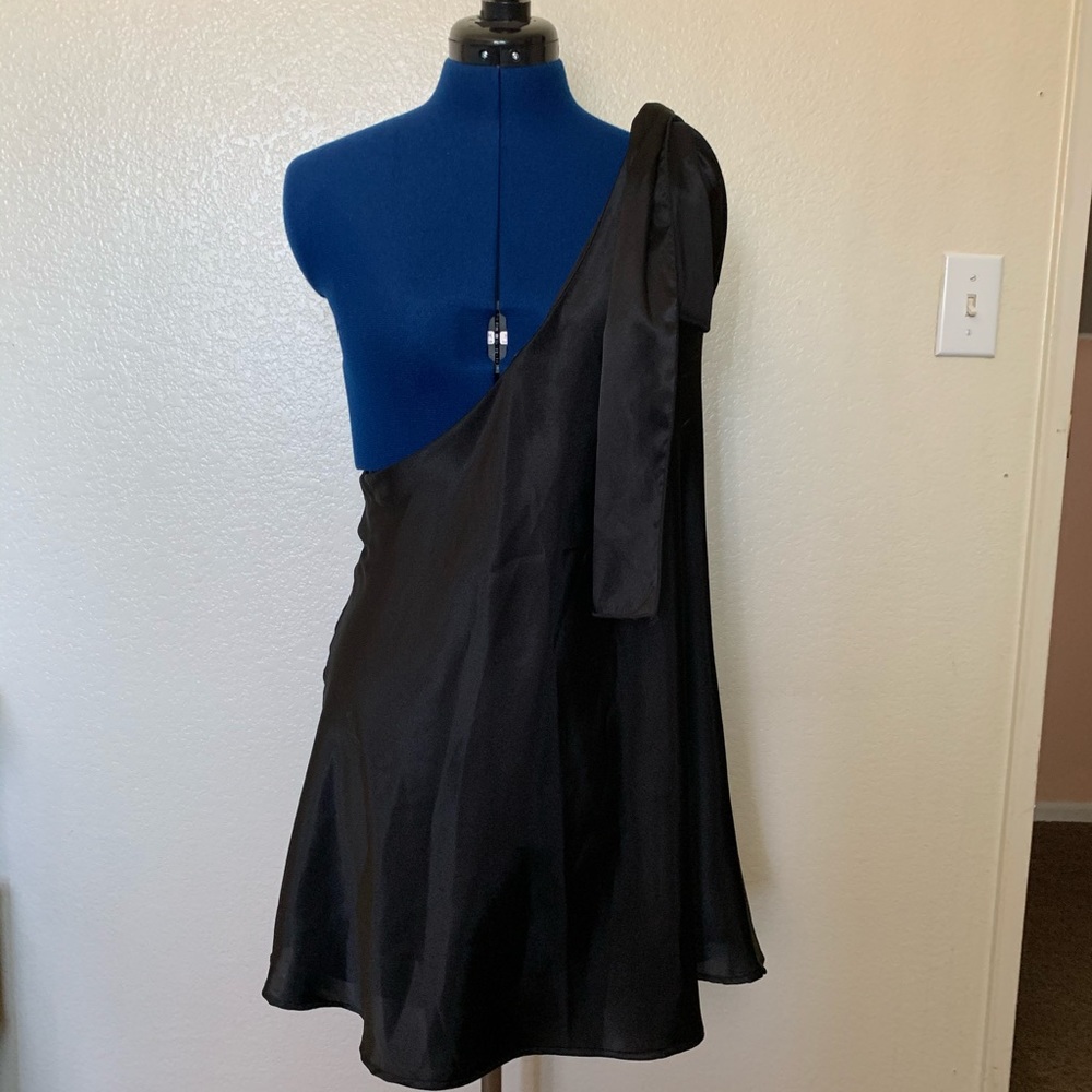 3/$50 Romeo  & Juliet Couture Neiman Marcus M 176 - Picture 10 of 10